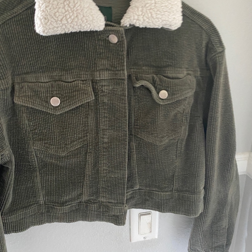 Green corduroy cropped overcoat!